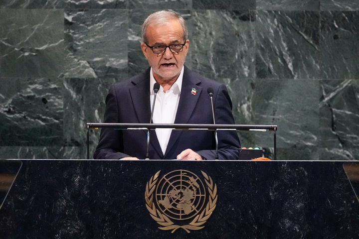 Licha ya Vitisho Vya Mateso, Marekani Yawarejesha Iran Wahamiaji 100 Wasio na Hati
