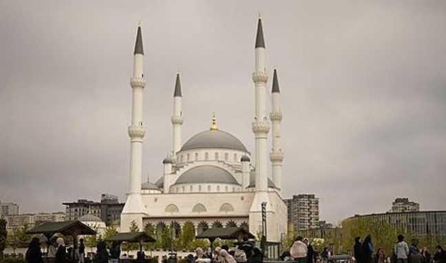 Istanbul Yatikisika kwa Tetemeko la M6.2, Watu Wahofia na Kujeruhiwa