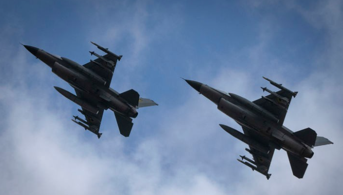 Mabadiliko Katika Msimamo? Utawala wa Trump Waruhusu Uuzaji wa Vifaa vya F-16 kwa Ukraine Licha ya Kusitisha Msaada wa Kijeshi