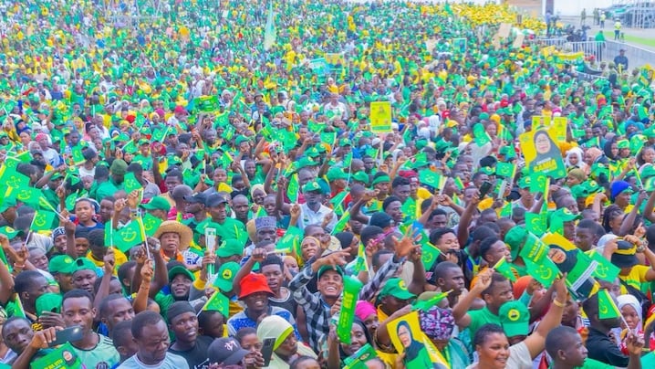 Kibaha Yafurika Kumpokea Dk. Samia; Ahadi za Viwanda na Maendeleo Zatawala