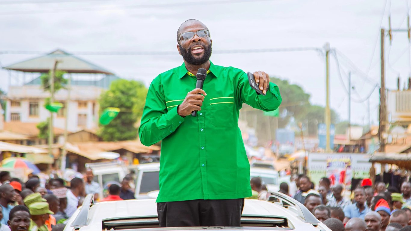 Makalla Awatetea Wananchi wa Buchosa, Aeleza Sababu ya Kuchelewa Barabara