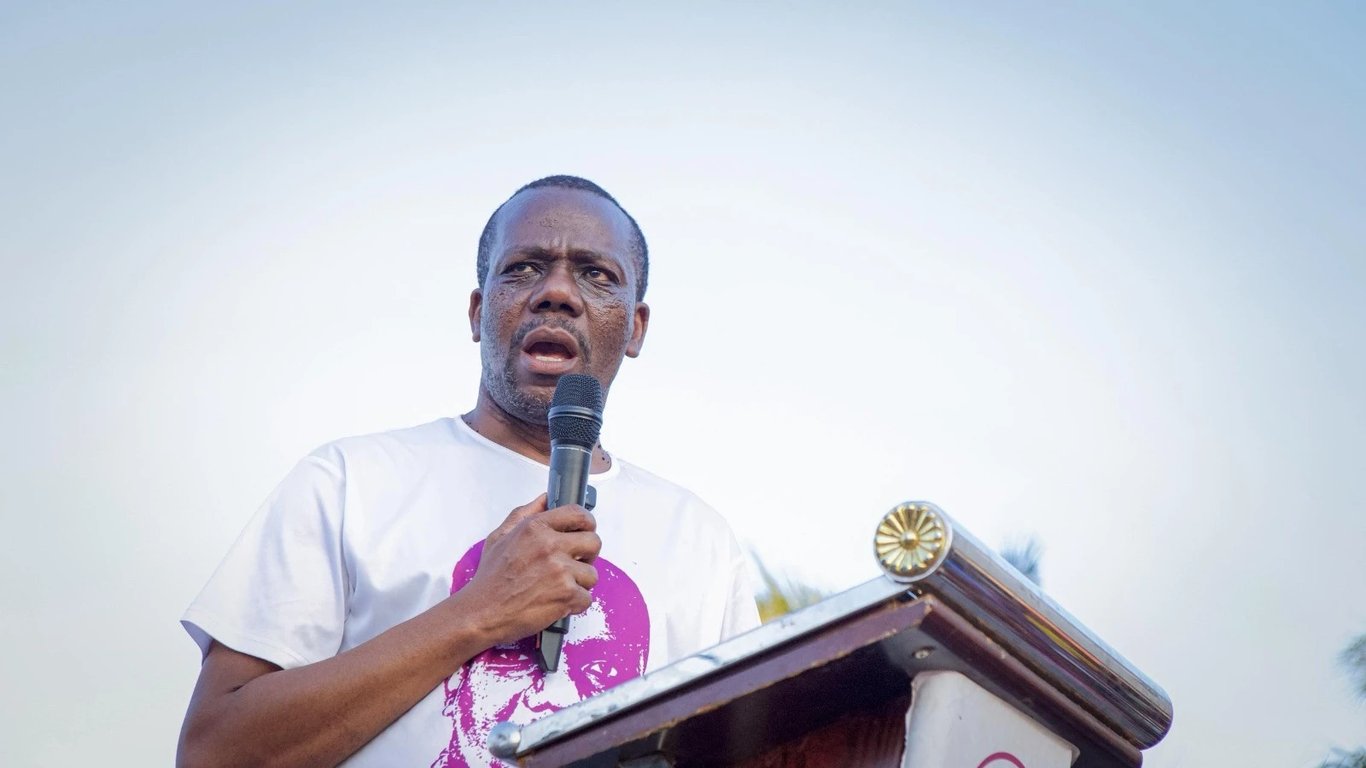 Zitto Aahidi Kuifungua Kata ya Businde, Aeleza Jinsi Barabara Mbovu Inavyoathiri Elimu na Afya