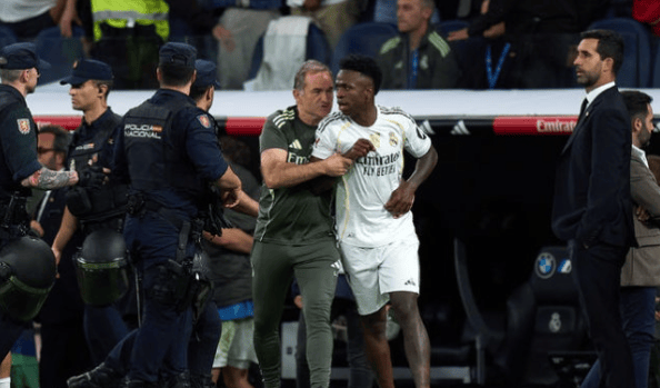 'Kiburi' cha Vinícius Chachafua El Clásico, Aonyesha Hasira na Kutishia Kuondoka