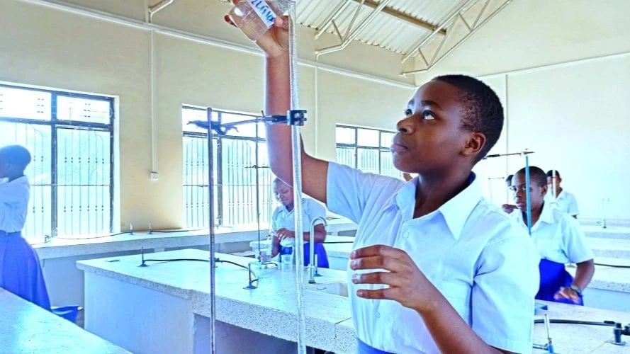 Kamati ya Bunge Yaonya: Shule Zafundisha Sayansi Bila Maabara, Wanafunzi Wanaokaribia Mitihani Hatarini