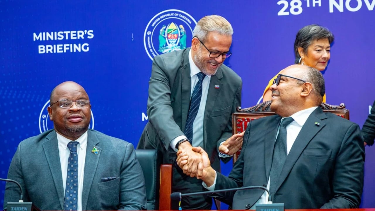 Tanzania Yapaa Kidiplomasia: Mabalozi Waunyooshea Mkono Serikali, Waziri Kombo Afafanua 'Yale ya Oktoba'
