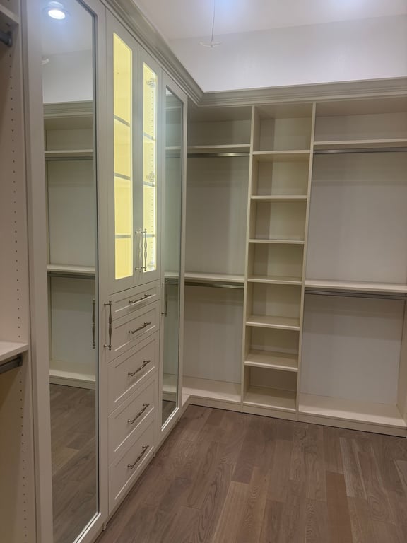 Walk-In Side View NWA