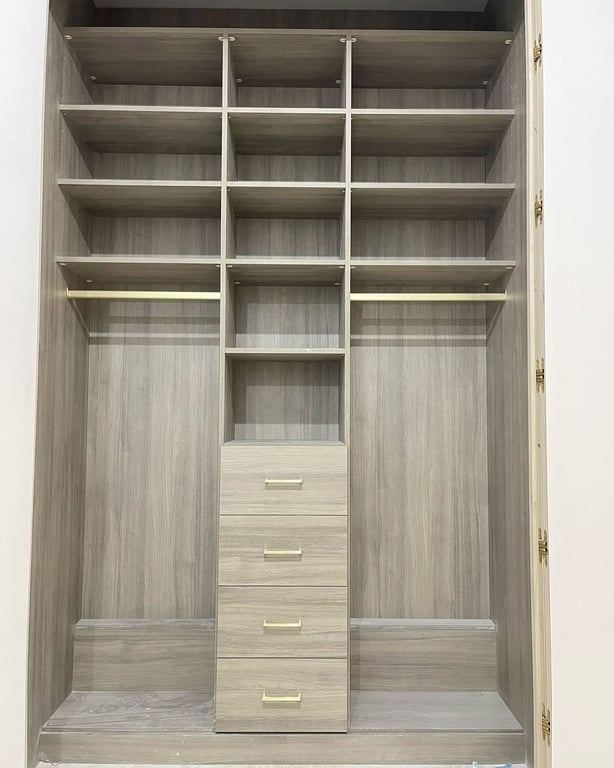 Reach In Grey Woodgrain Drawers