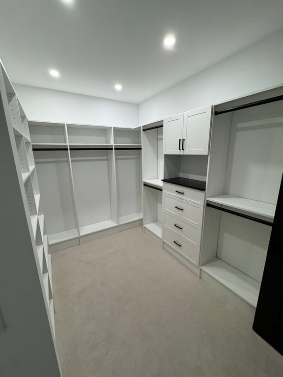 Walk-In Drawers 1 - Capital Region