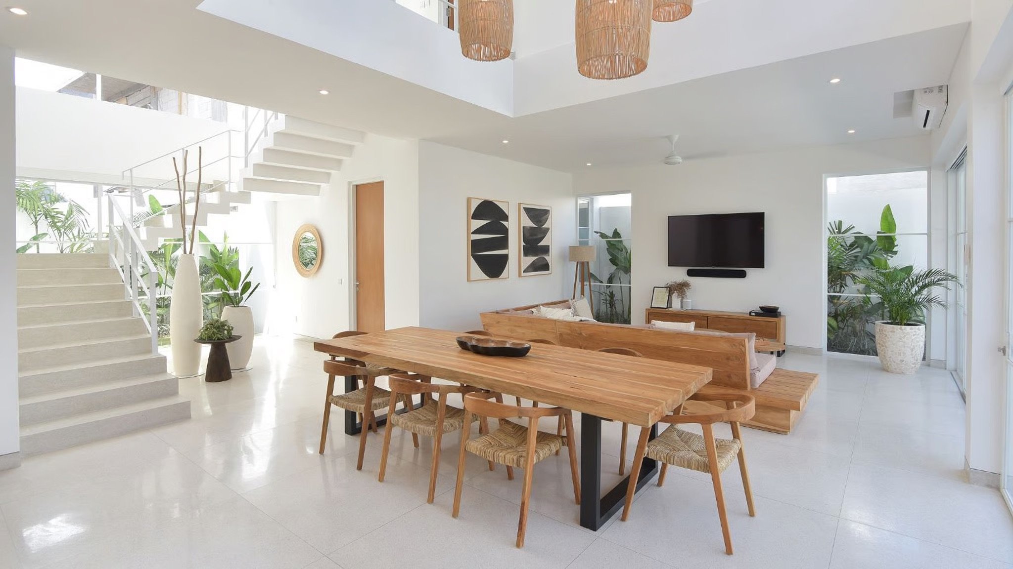 Synced calendars across Airbnb, Booking.com, Expedia, Vrbo and Tripadvisor