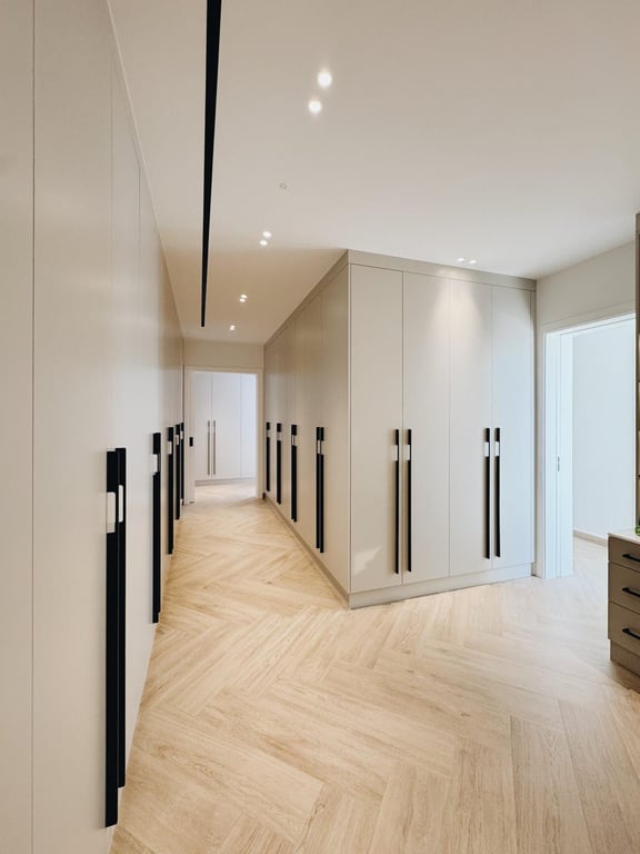 Corridor with herringbone parquet
