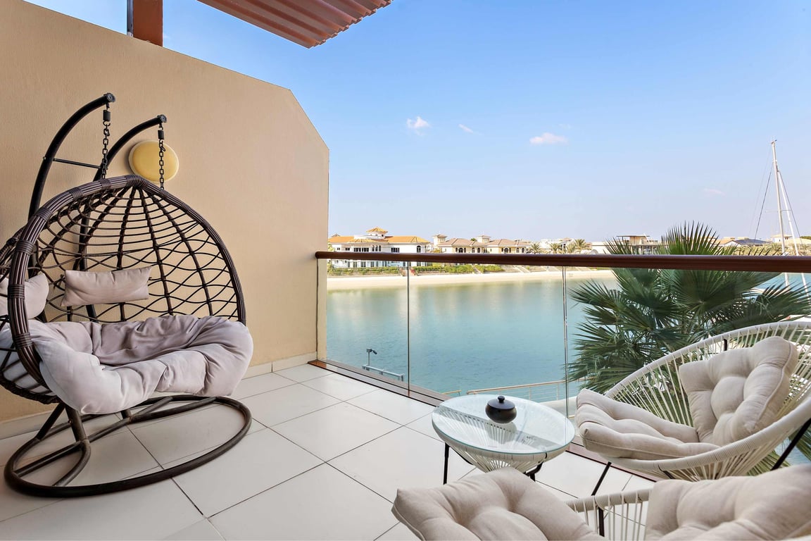 Balcony with sea view