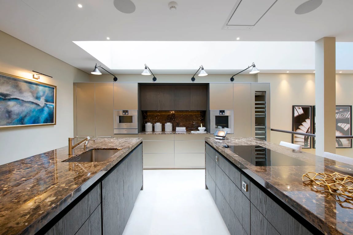Bright serviced London apartment