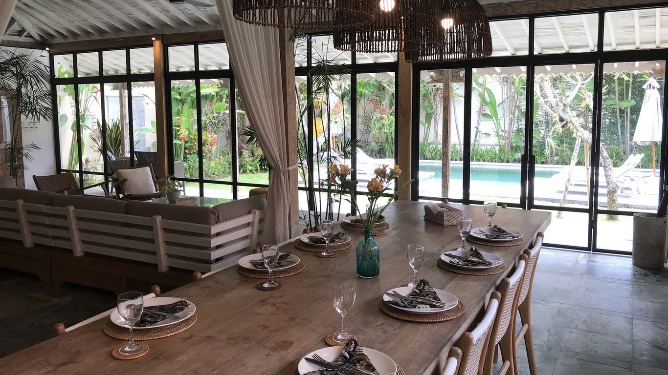 Bright serviced Bali villa
