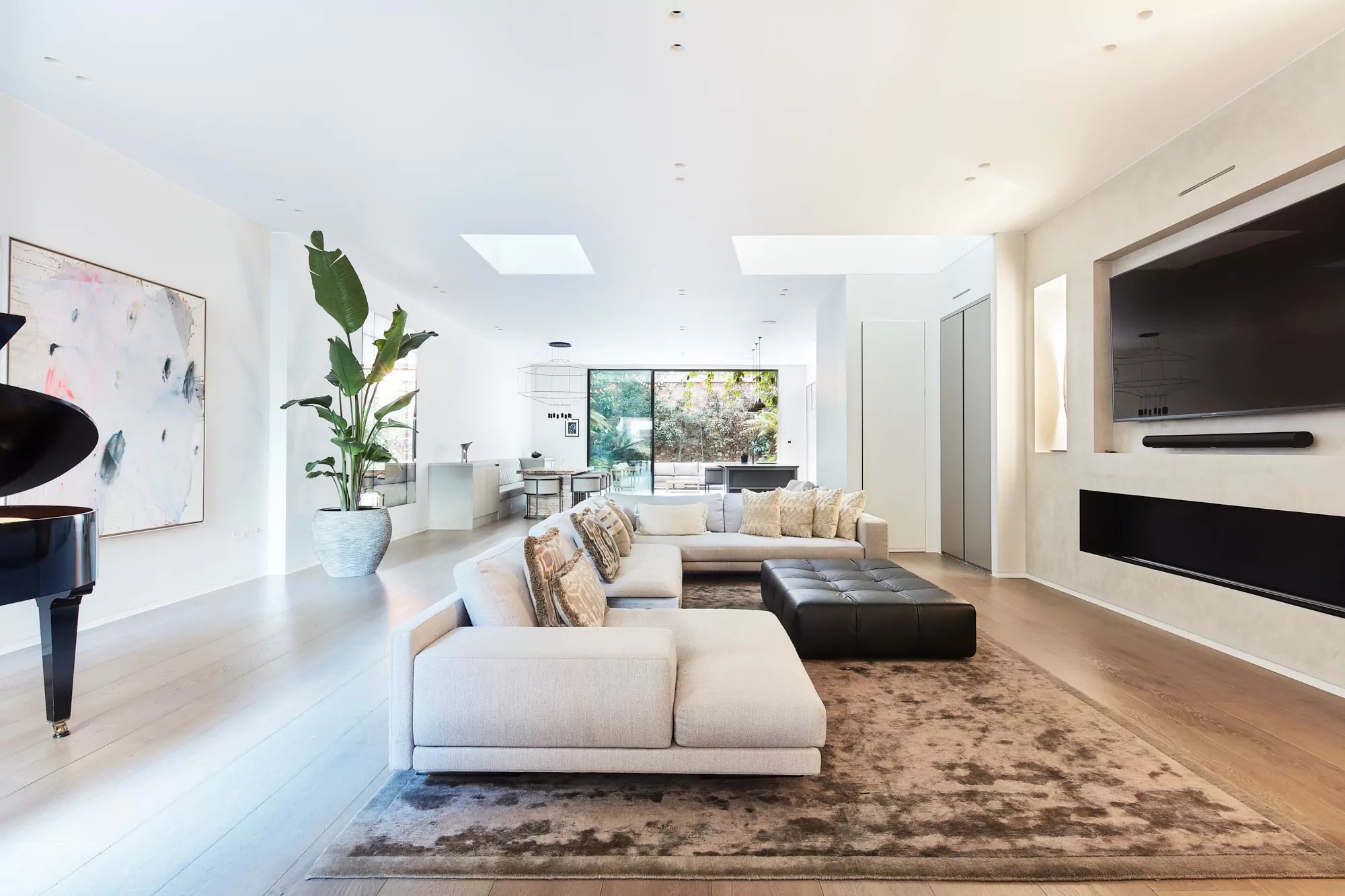 Bright managed London living space