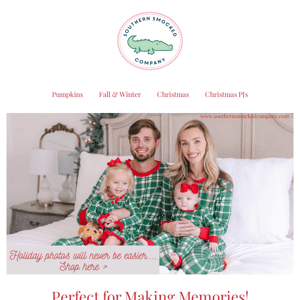 🎅 Cozy Christmas Pajamas for the Whole Family!