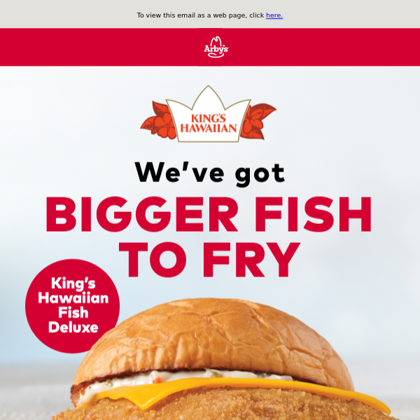 🎣 It’s a big one! This fish barely fits inside the bun.