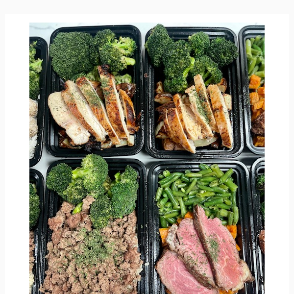 🌞 August Delights: Stay Energized with Easyfit Meals! 🥗🏃‍♂️