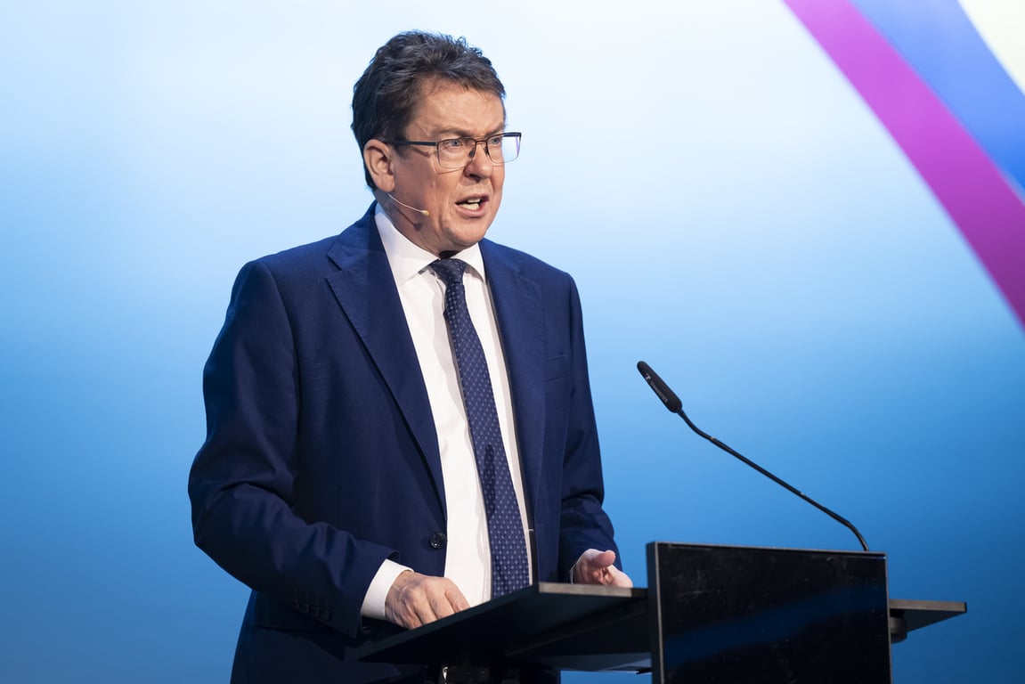 Albert Rösti à Paris pour le sommet sur l’intelligence artificielle ...