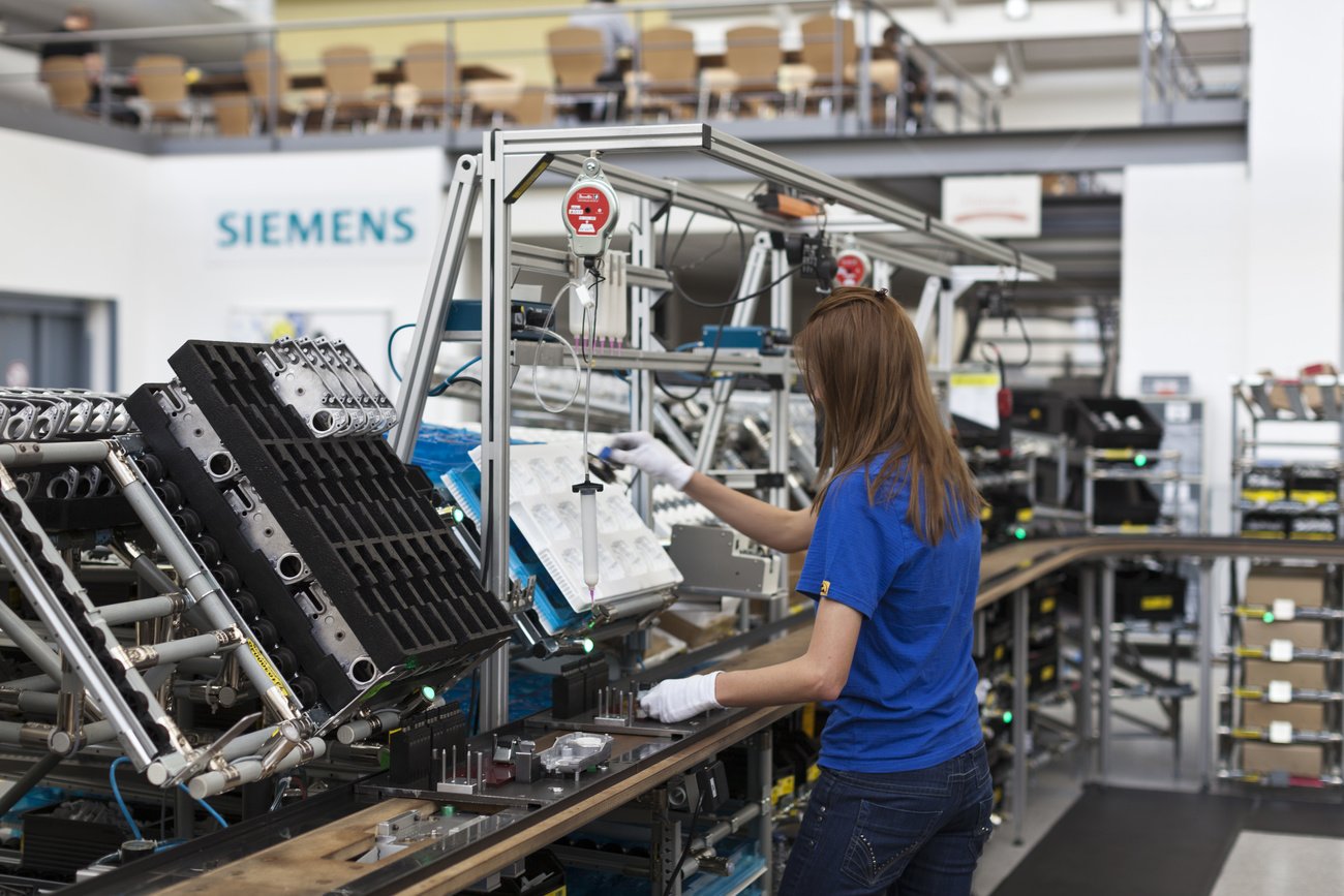 Le chiffre d'affaires des sociétés Siemens en Suisse a augmenté de 0,58% à 1,39 milliard de francs sur les six premiers mois.