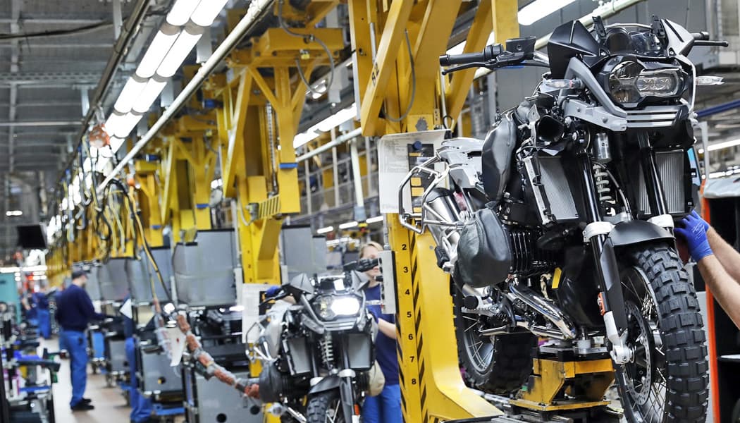 L'indice mesurant plus précisément la production manufacturière a brutalement reculé, à 46, contre 49,3 en mai, traduisant une aggravation soudaine du déclin de l'activité.
