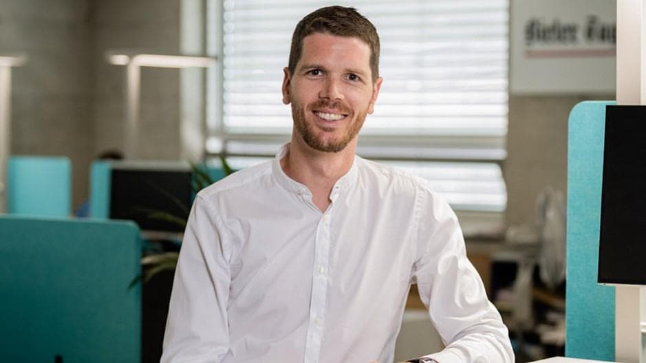 Kevin Gander, 38 ans, est actuellement directeur économique chez Gassmann Media à Bienne, qui réunit notamment le Journal du Jura, le Bieler Tagblatt, la plateforme Ajour, Telebielinge et Canal 3.