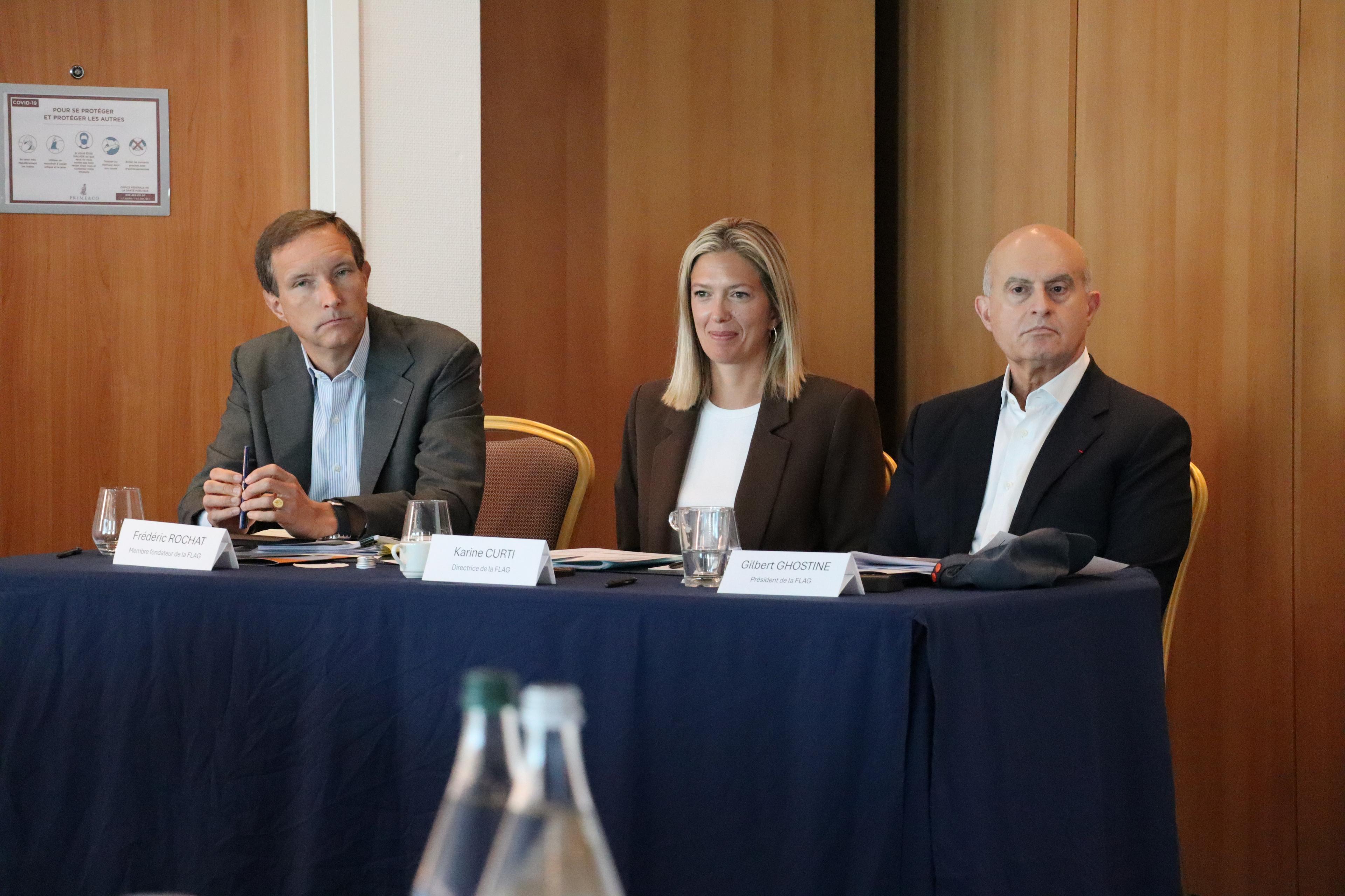 De gauche à droite, Frédéric Rochat, membre du conseil de la Flag, Karine Curti, directrice, et Gilbert Ghostine, président, lors de la présentation de l’étude sur l’attractivité du canton de Genève, ce mardi 15 septembre.