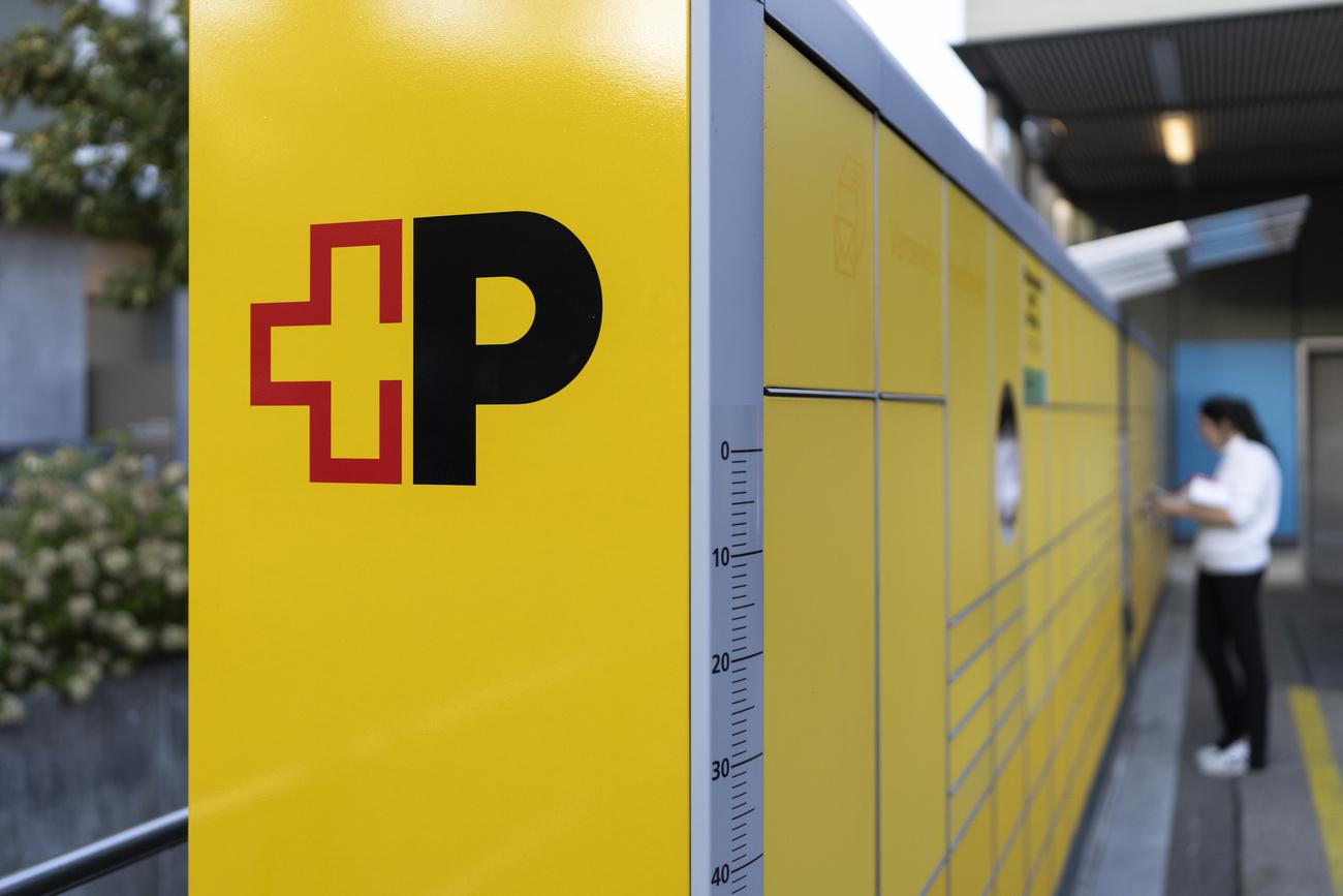 L'ex-directeur de La Poste Roberto Cirillo a empoché 824'641 francs en 2024.