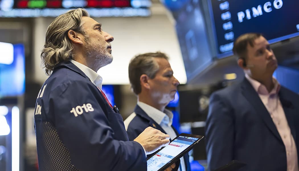 Sur le marché des changes, le billet vert était hésitant (-0,02%) face à la monnaie unique européenne, à 1,1776 dollar pour un euro.