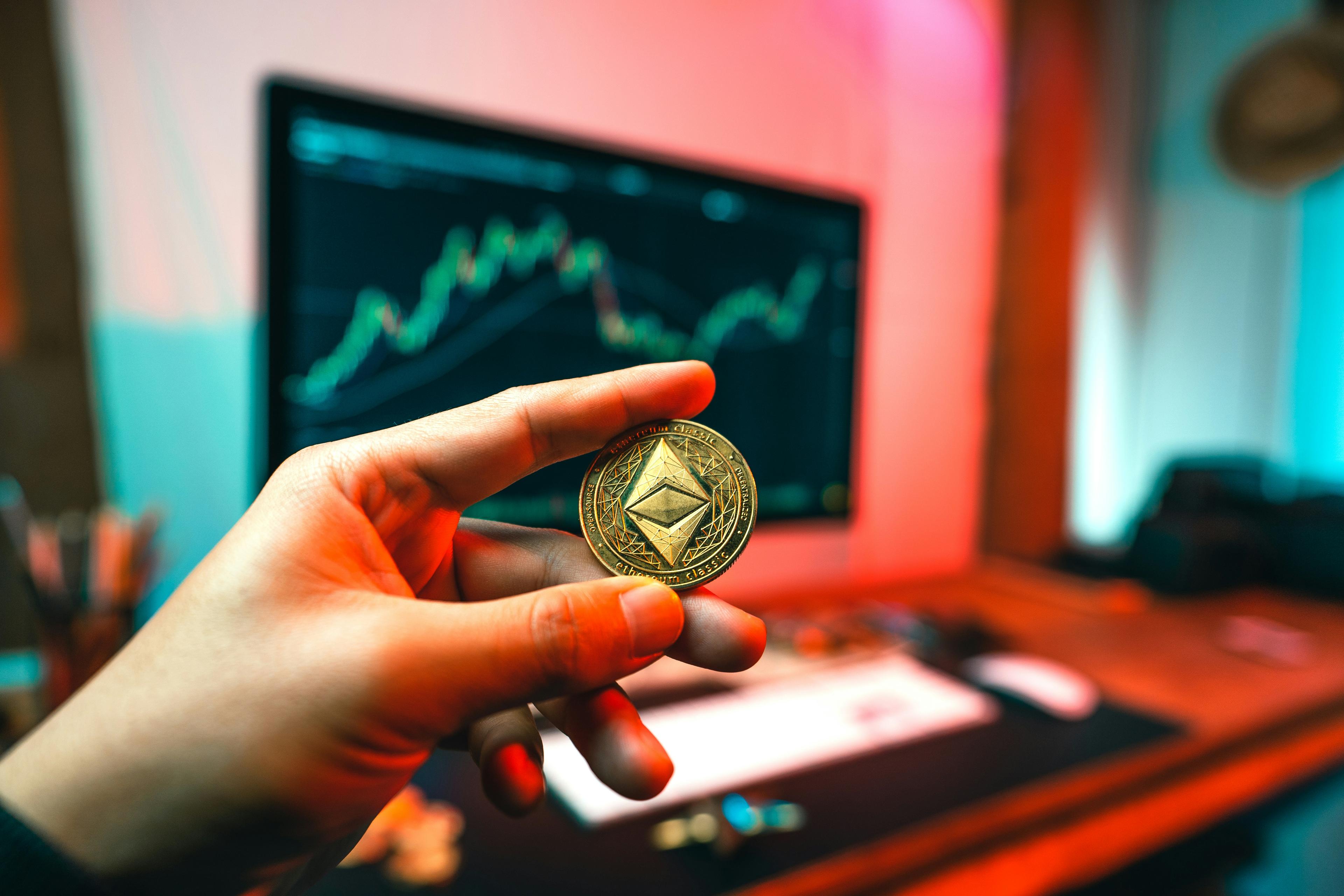 Etre dédommagé pour l’immobilisation de ses actifs: c’est le principe du «staking». Ce modèle de validation est utilisé par des protocoles comme Tezos, Cardano ou Ethereum. Avec succès.