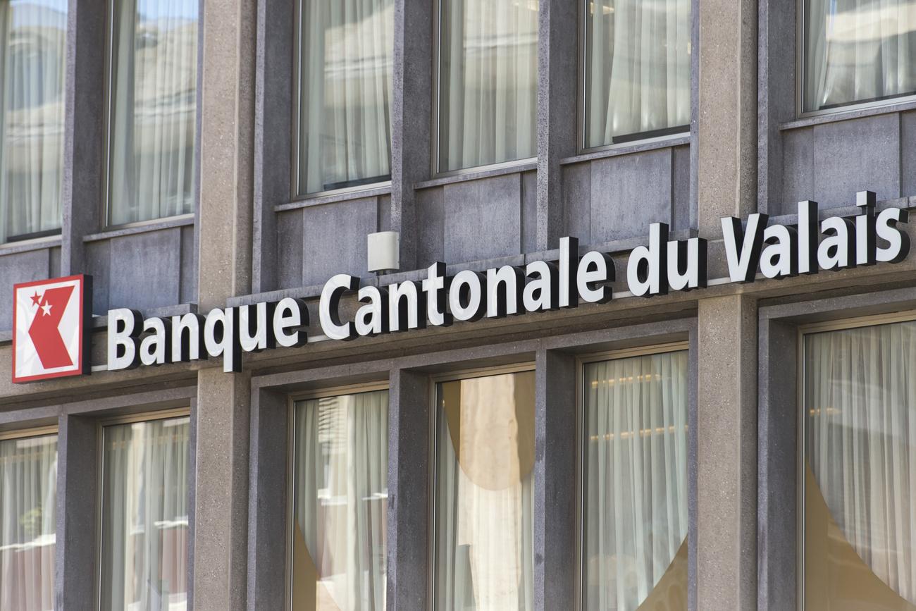 La Banque cantonale du Valais (BCVs) s’est réunie en Assemblée générale ordinaire vendredi à Martigny (VS). Elle annonce redistribuer 66,7 millions aux collectivités publiques et 63,2 millions de francs aux actionnaires.
