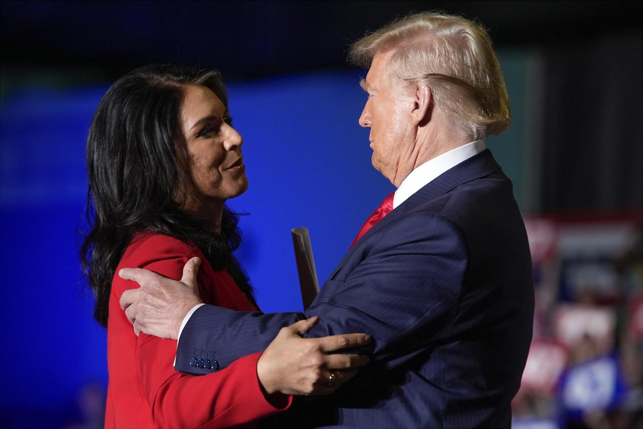  Tulsi Gabbard, une transfuge du parti démocrate connue pour ses positions favorables à la Russie, doit devenir directrice du renseignement national.