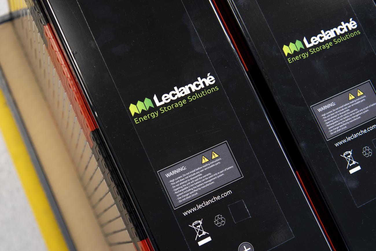 Leclanché s’est distingué ces dernières années par des produits à basses émissions de carbone, proposant notamment des batteries aux ions de lithium utilisant une technologie faisant appel à l’eau et exemptes de PFAS.