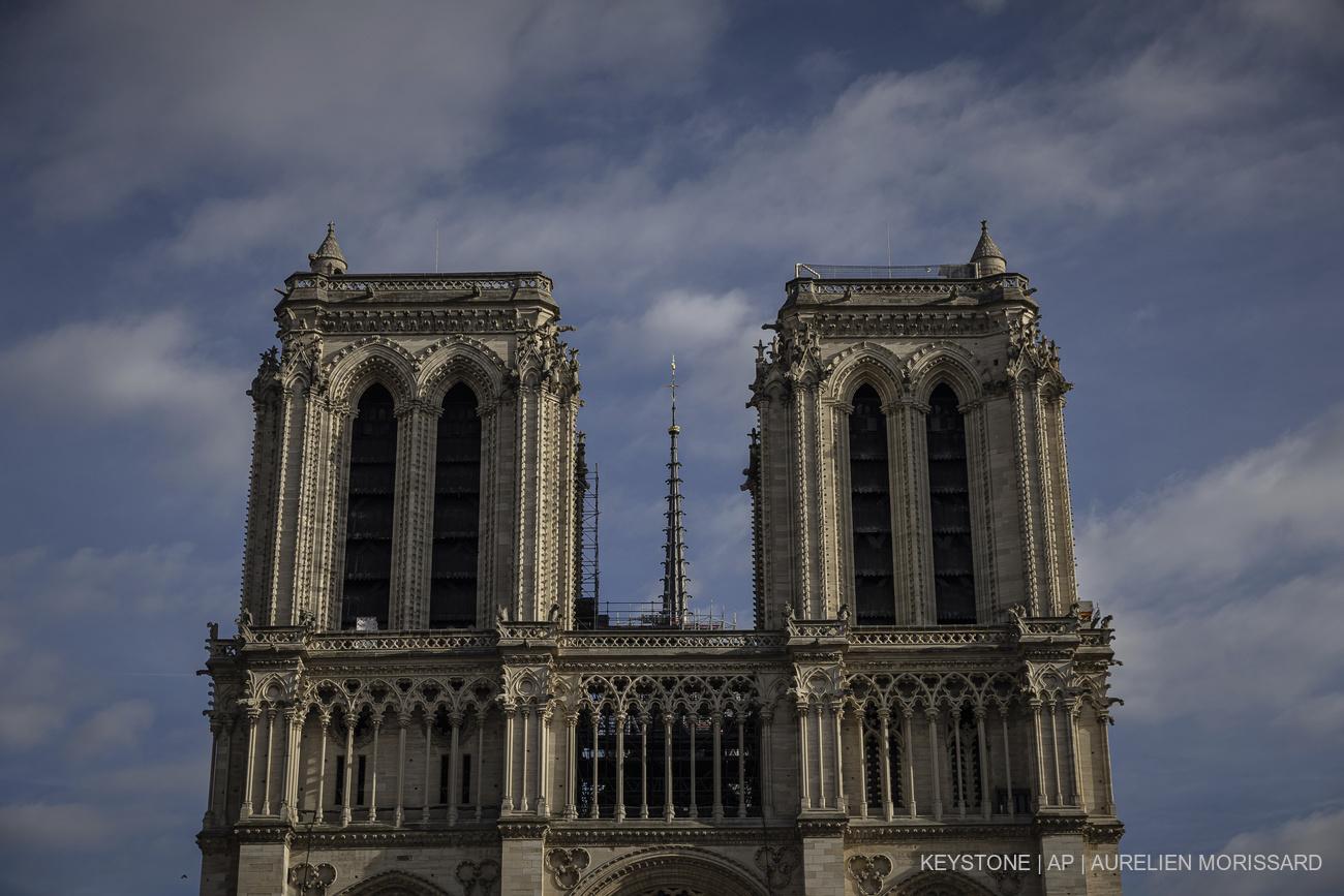 «La France, c’est mille ans d’histoire, des cathédrales, des philosophes, des révolutions, une culture qui a rayonné sur le monde. Israël, c’est un pays né en 1948, dans la poussière, encerclé d’ennemis qui a dû tout inventer.»