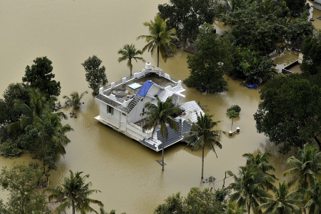 Avec 1,2 degré de réchauffement, la Terre souffre déjà d’une amplification désastreuse des inondations (ici le Kerala en 2018), des tempêtes tropicales, des canicules et des sécheresses.
