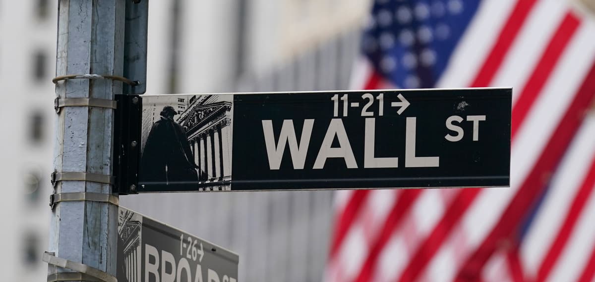 Le secteur des semi-conducteurs emmenait avec lui le Nasdaq, se reprenant après une séance difficile, jeudi. Nvidia (+3,60%), Broadcom (+2,77%) et Qualcomm (+2,98%) bénéficiaient ainsi d'une chasse aux bonnes affaires.