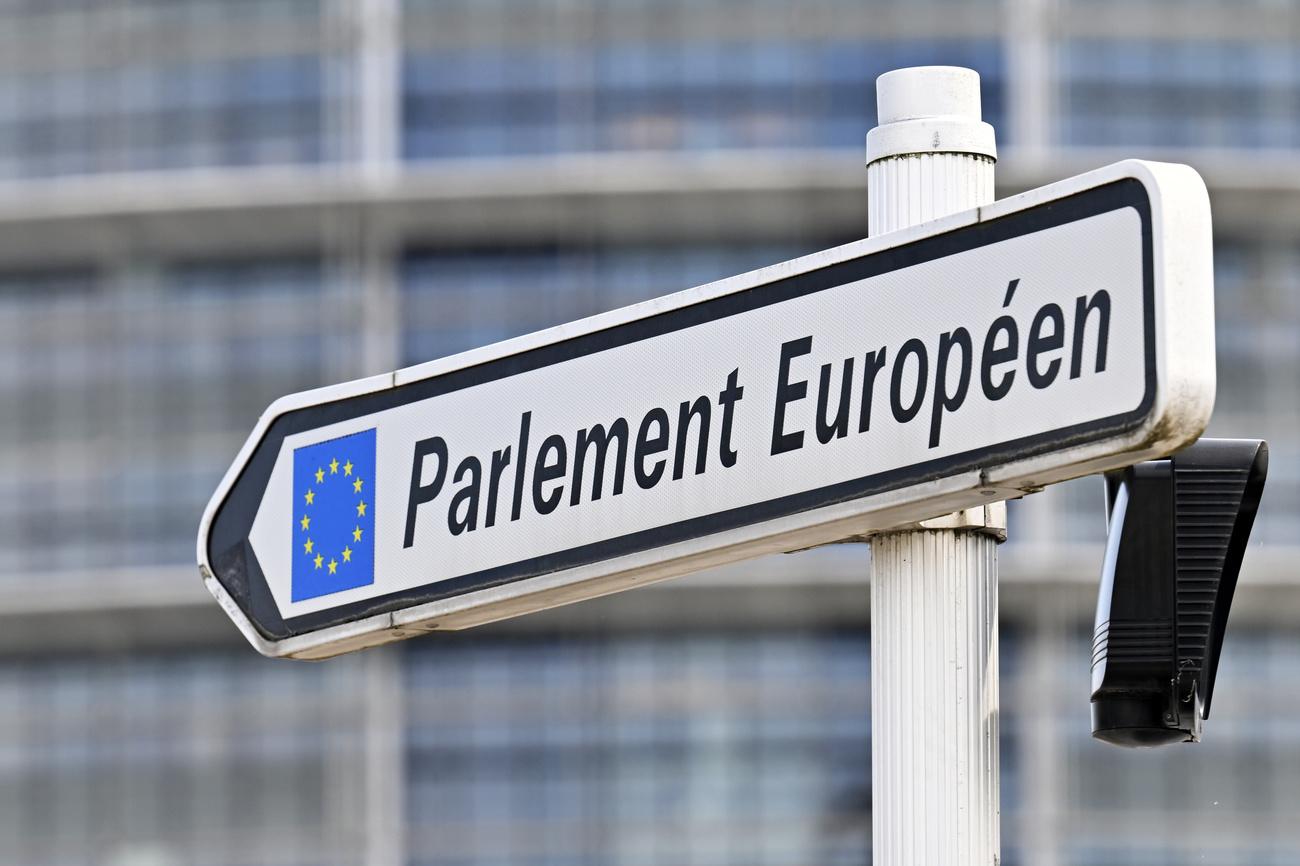 L'accord que le Parlement européen devait approuver prévoit de limiter à 15% les droits de douane imposés par les Etats-Unis sur la plupart des produits européens, au lieu des 30% dont menaçait Donald Trump.