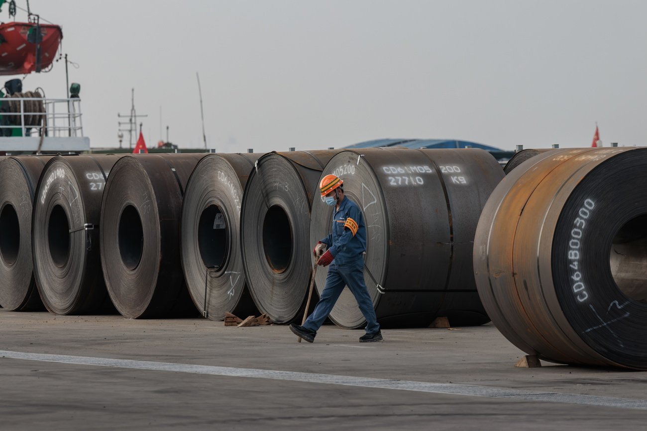 Les inquiétudes quant à la surcapacité de l'industrie sidérurgique chinoise se sont accrues depuis le net ralentissement de son secteur de la construction, libérant des produits pour l'exportation.