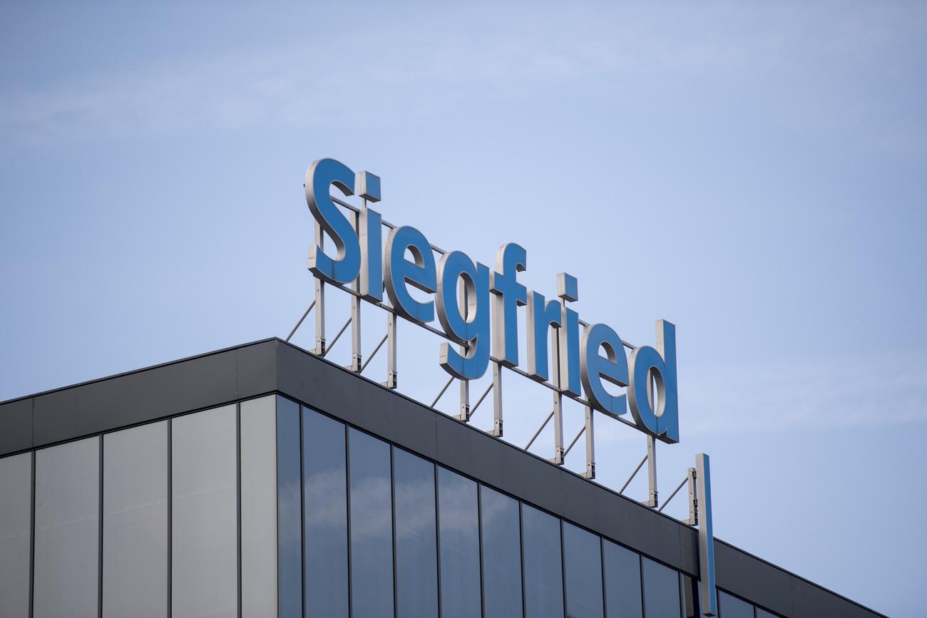Pour l’année en cours, Siegfried table sur une croissance des ventes aux alentours de 5% hors effets des devises et une marge Ebitda de base supérieure à 22%.