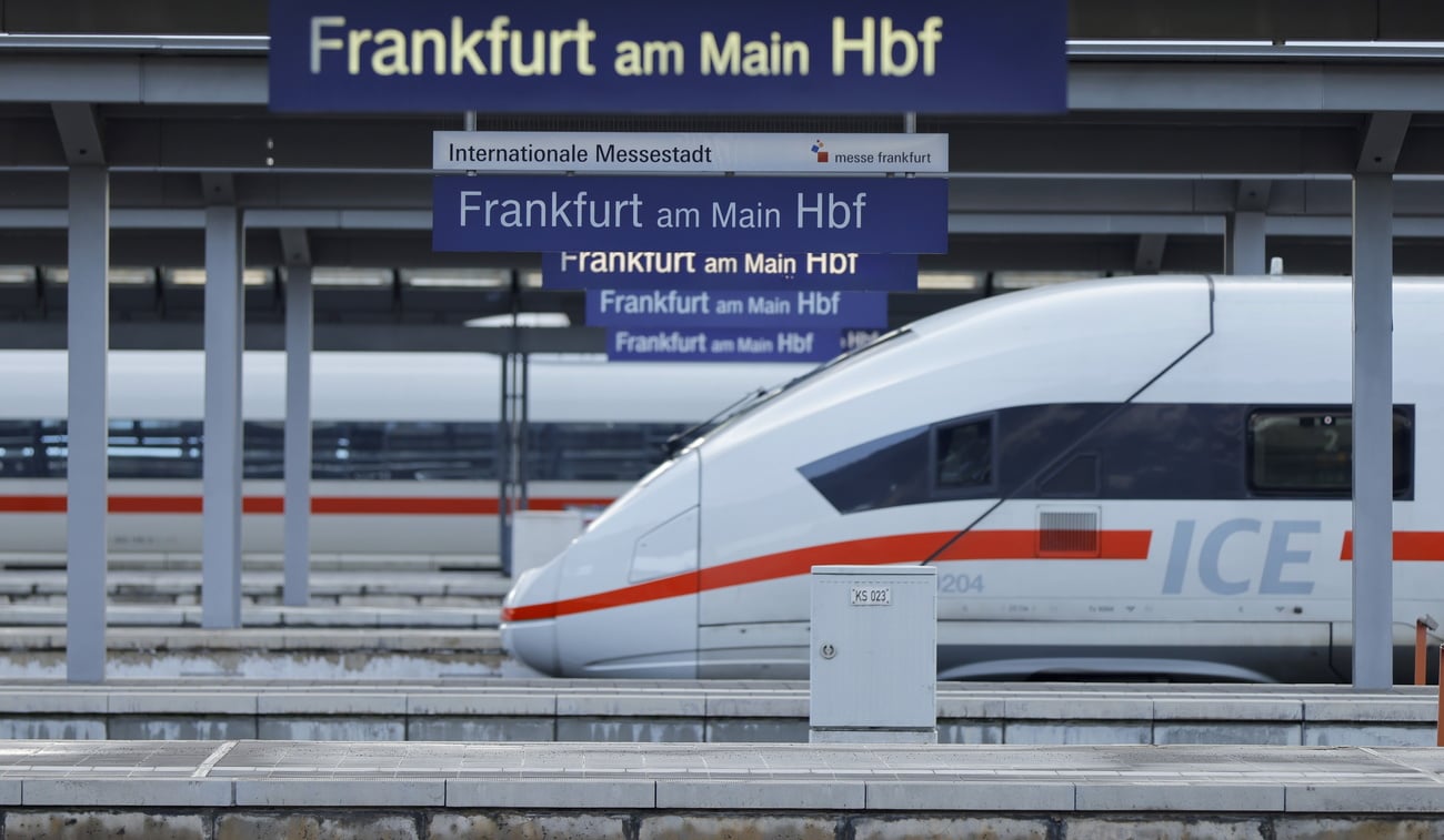 Les entreprises ferroviaires étrangères auraient désormais la possibilité de proposer des liaisons ferroviaires en Suisse. Pour ce faire, elles devraient toutefois respecter certaines normes sociales.