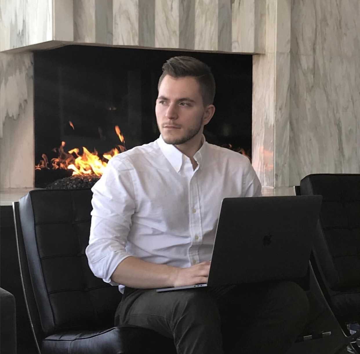 Alec Henry, 23 ans, a lancé il y a deux ans son agence de consulting en marketing digital, TH-Online.