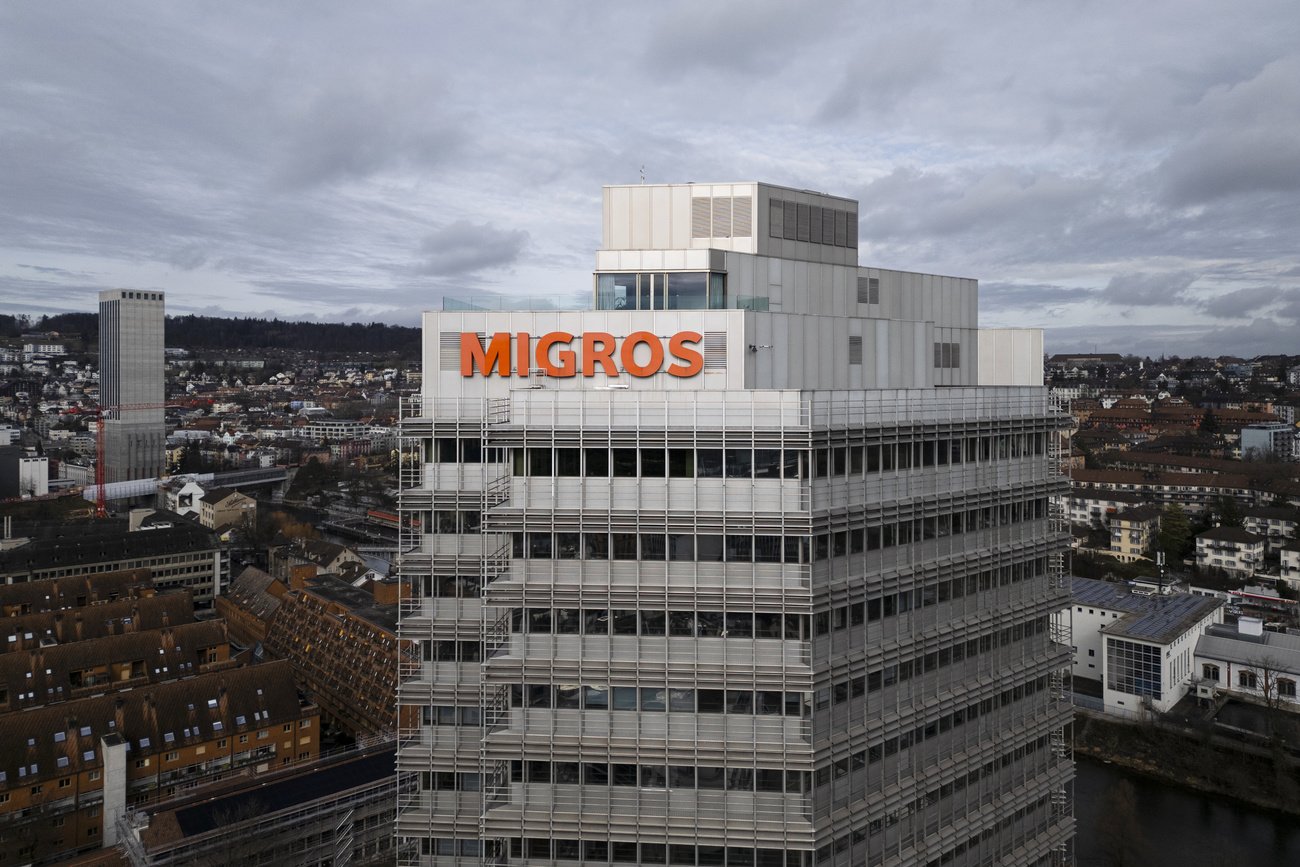 A la mi-mai, Migros a conclu un plan social avec des partenaires sociaux internes et externes en vue des licenciements.