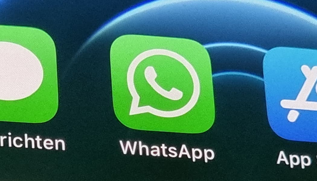 WhatsApp avait déclaré l'an dernier dans un rapport de transparence que ses chaînes avaient franchi les 45 millions d'utilisateurs mensuels au sein de l'UE, un seuil qui a entraîné son inscription à la liste des très grandes plateformes.