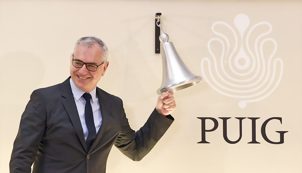 Le CEO du groupe, Marc Puig a sonné la cloche à la Bourse de Barcelone pour marquer le premier jour de cotation.