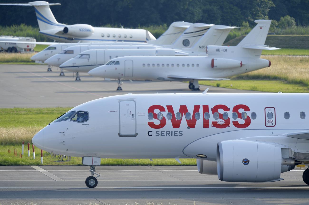 «Le groupe aérien ne sera pas en mesure de supporter seul les coûts supplémentaires croissants résultant des exigences réglementaires dans les années à venir», a justifié mardi Lufthansa, propriétaire de Swiss.