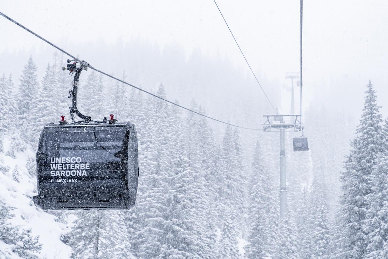 Les communes grisonnes de Flims, Laax et Falera veulent racheter leur domaine skiable Weisse Arena.