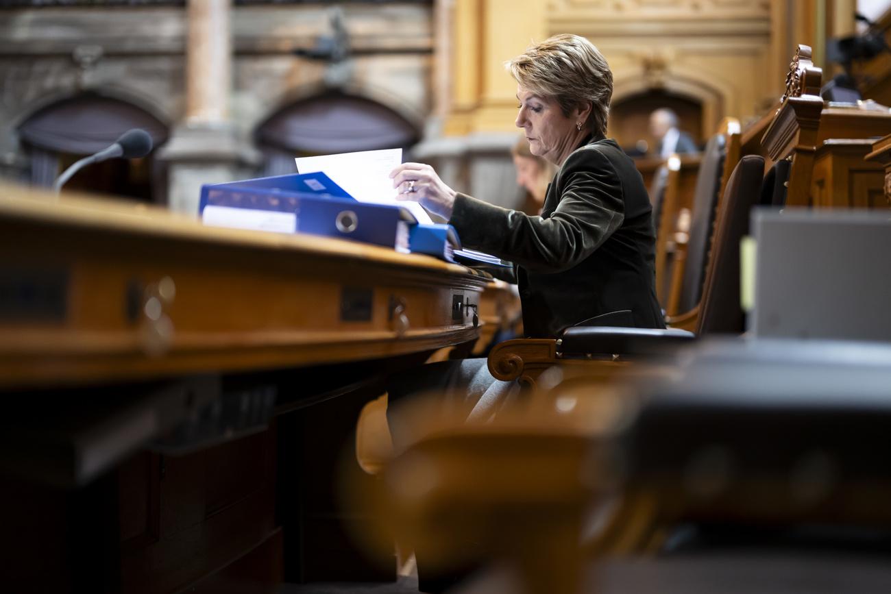 Sous l’égide de la ministre des Finances Karin Keller-Sutter, le Conseil fédéral a défini un plan à même de rééquilibrer les comptes de la Confédération. Le législatif devra se prononcer.
