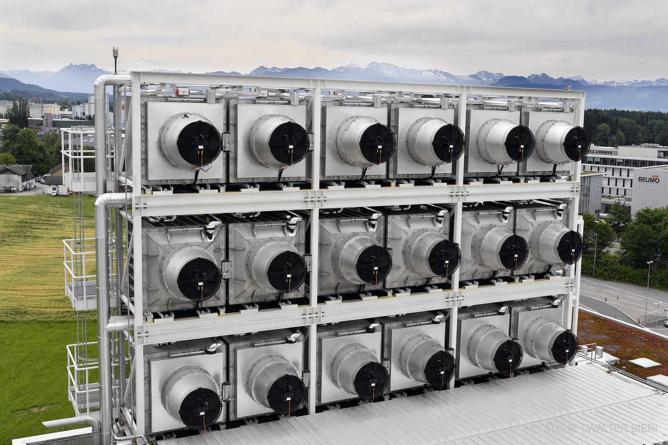 «Climeworks permet de capturer 40.000 tonnes de CO2 par an. Cela semble considérable, mais la planète produit une dizaine de milliards de tonnes de gaz à effet de serre.»