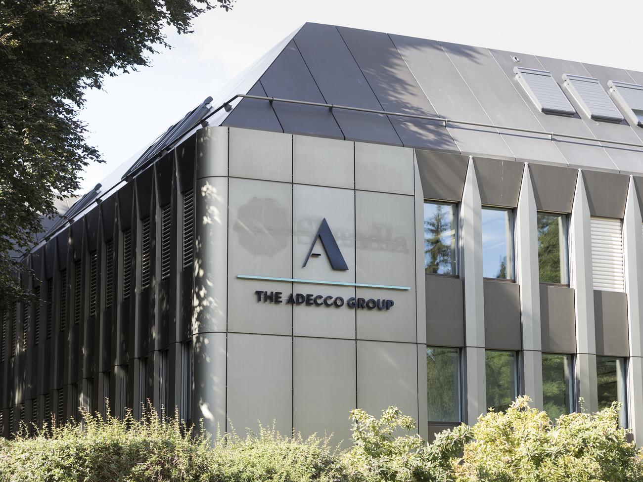 Adecco compte développer davantage sa plateforme numérique et devenir «pionniers en matière d’IA générative et agentielle», en façonnant des équipes hybrides, humaines et numériques.