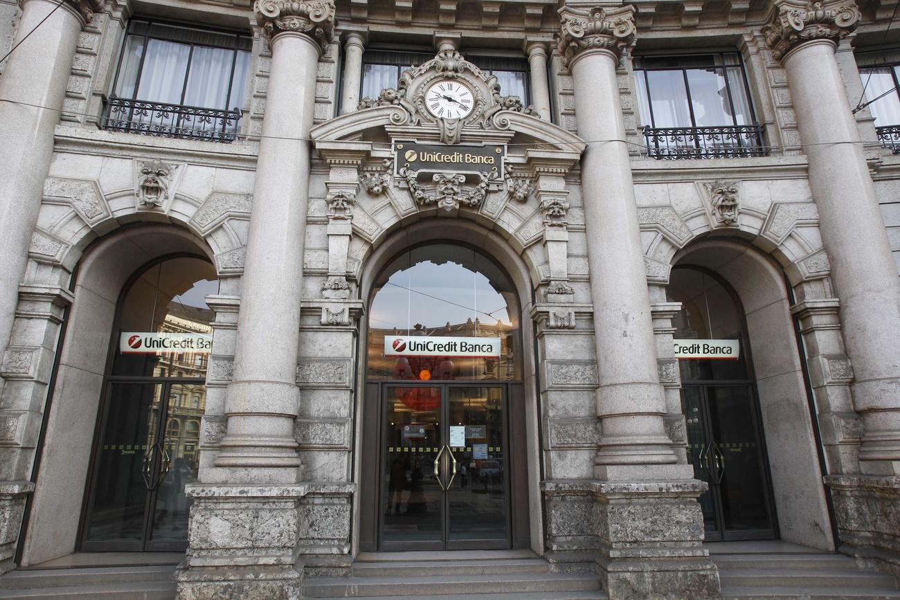 La valeur de la part de 4,1% d'UniCredit dans Generali est de près de 2 milliards d'euros, la capitalisation boursière de l'assureur s'élevant à 48 milliards d'euros.