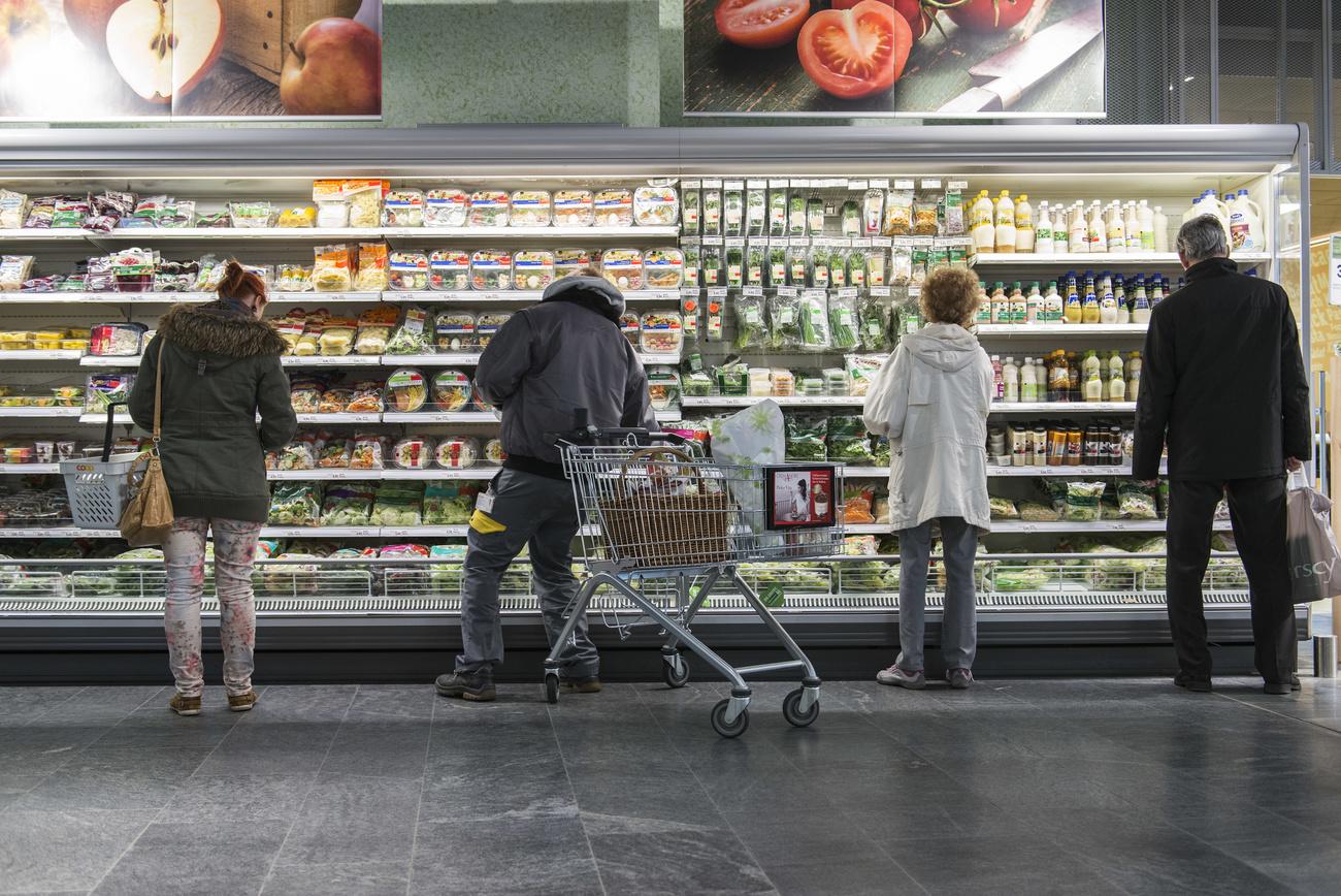 Les consommateurs suisses voient leur horizon se dégager, la situation financière à venir s'étant libérée de près de 14 points, à -26,5 points.